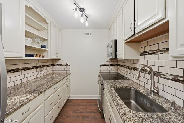 489 W Streetsboro Street A, Hudson, OH 44236