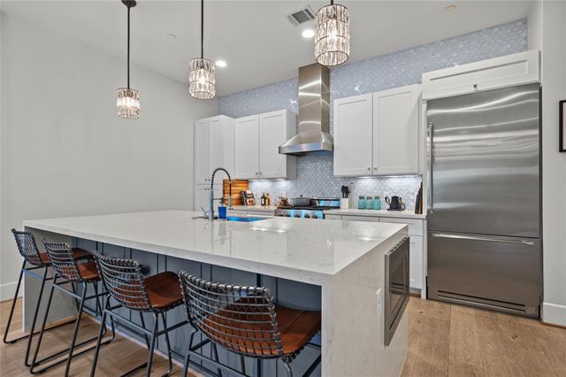 2505 Dorrington E, Houston, TX 77030