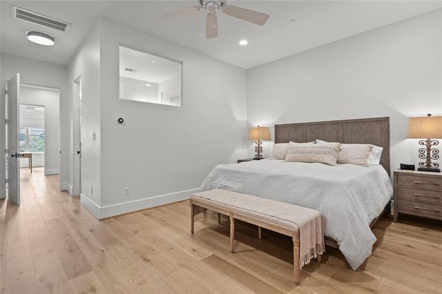 2505 Dorrington E, Houston, TX 77030