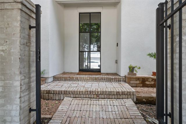 2505 Dorrington E, Houston, TX 77030