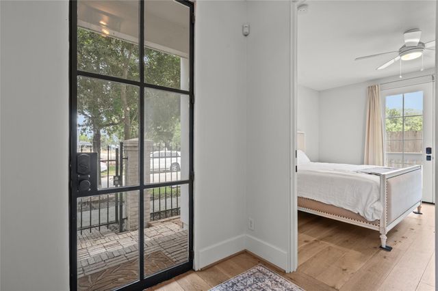 2505 Dorrington E, Houston, TX 77030