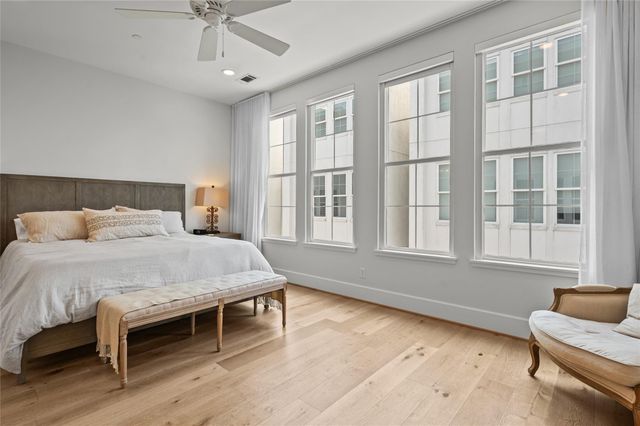 2505 Dorrington E, Houston, TX 77030