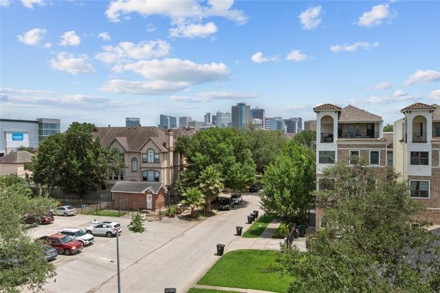 2505 Dorrington E, Houston, TX 77030