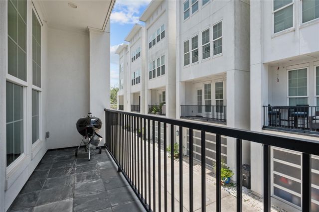 2505 Dorrington E, Houston, TX 77030