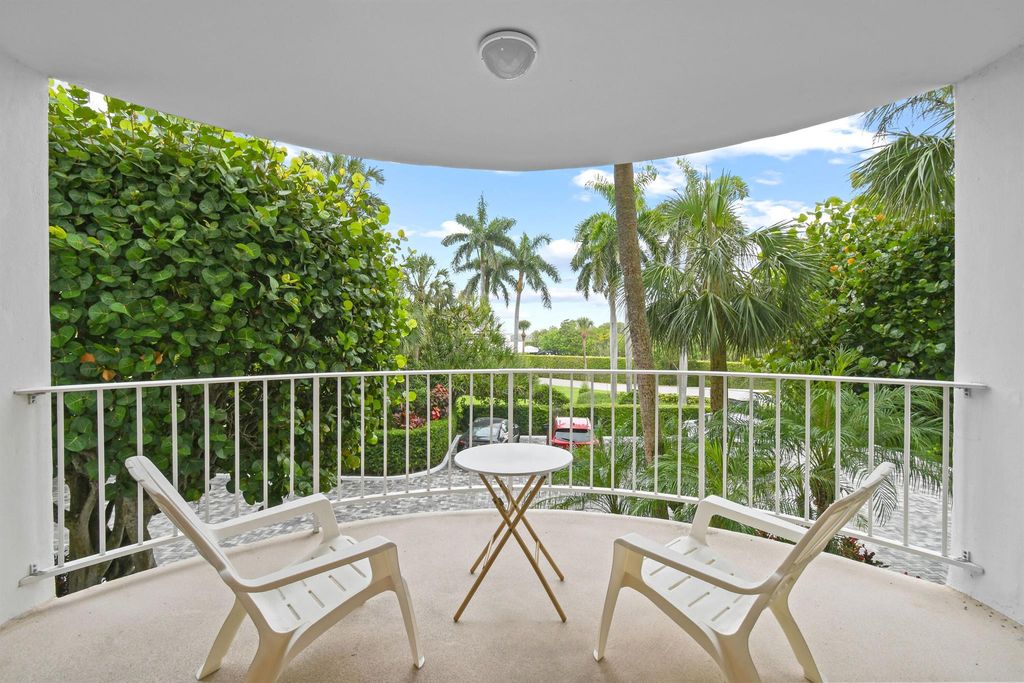2295 S Ocean Boulevard 215, Palm Beach, FL 33480