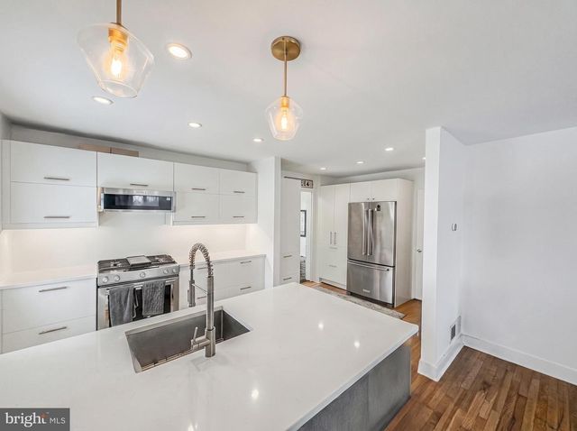 2411 RIVERVIEW TER, Alexandria, VA 22303