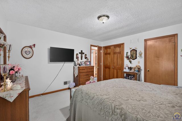 210 NW Jay ST, Topeka, KS 66608
