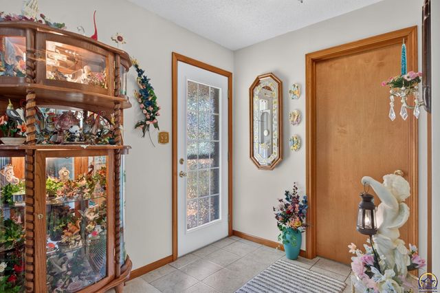 210 NW Jay ST, Topeka, KS 66608