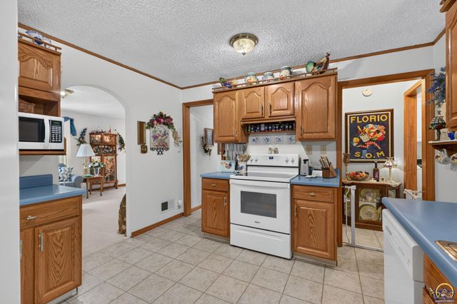 210 NW Jay ST, Topeka, KS 66608