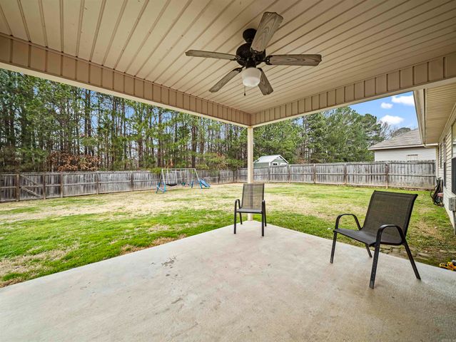 1815 Milburn Dr, Benton, AR 72015