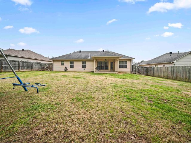 1815 Milburn Dr, Benton, AR 72015