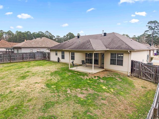 1815 Milburn Dr, Benton, AR 72015