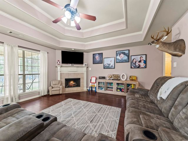 1815 Milburn Dr, Benton, AR 72015