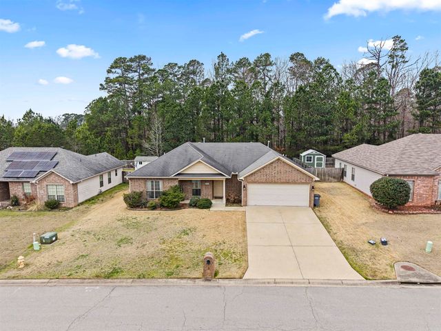 1815 Milburn Dr, Benton, AR 72015