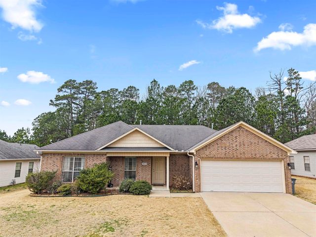 1815 Milburn Dr, Benton, AR 72015