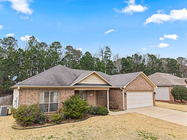 1815 Milburn Dr, Benton, AR 72015