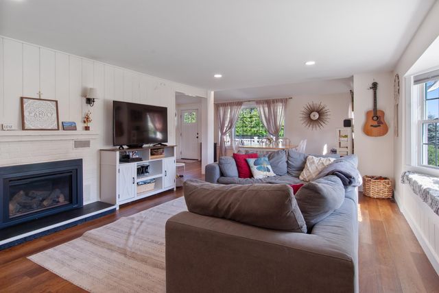 25 Old Lakeview Terrace, Wolfeboro, NH 03894