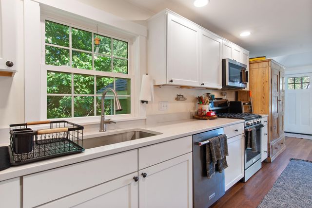25 Old Lakeview Terrace, Wolfeboro, NH 03894