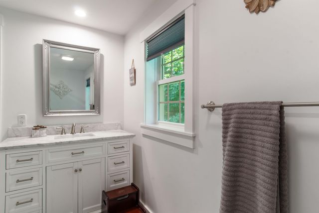 25 Old Lakeview Terrace, Wolfeboro, NH 03894