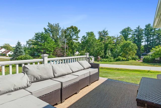 25 Old Lakeview Terrace, Wolfeboro, NH 03894
