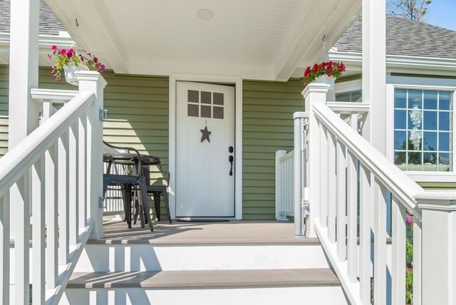 25 Old Lakeview Terrace, Wolfeboro, NH 03894