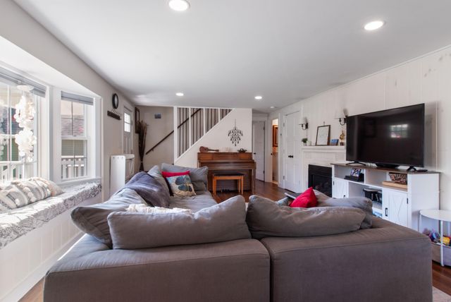 25 Old Lakeview Terrace, Wolfeboro, NH 03894