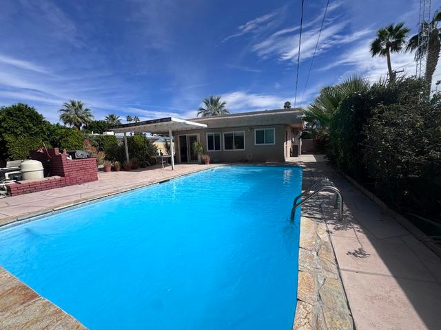 533 N Sunrise Way, Palm Springs, CA 92262
