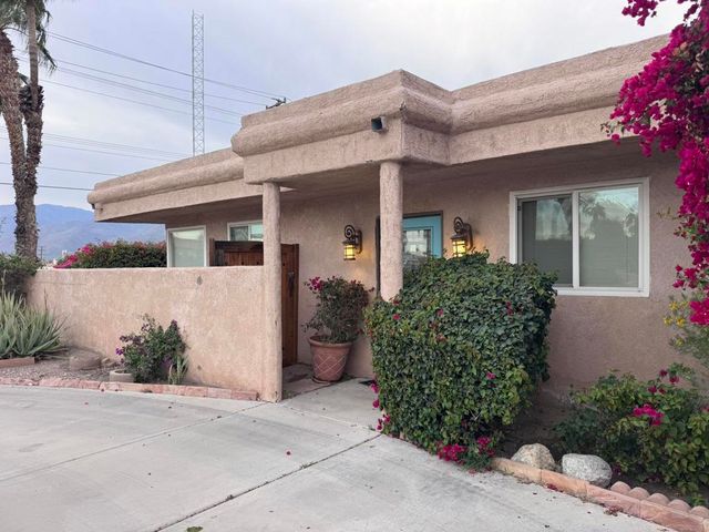 533 N Sunrise Way, Palm Springs, CA 92262