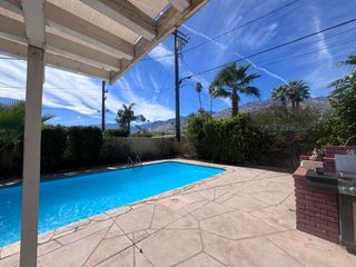 533 N Sunrise Way, Palm Springs, CA 92262