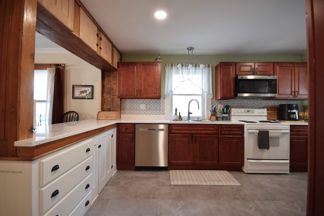 141 Washington Street, Barre City, VT 05641