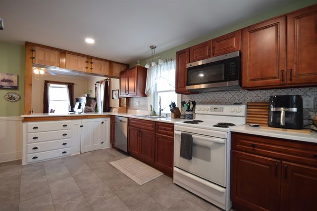 141 Washington Street, Barre City, VT 05641