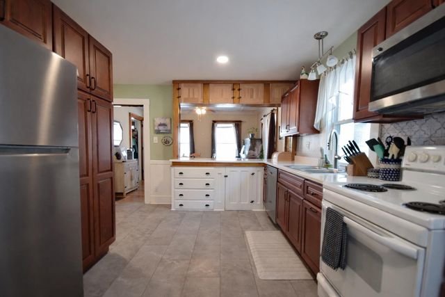 141 Washington Street, Barre City, VT 05641