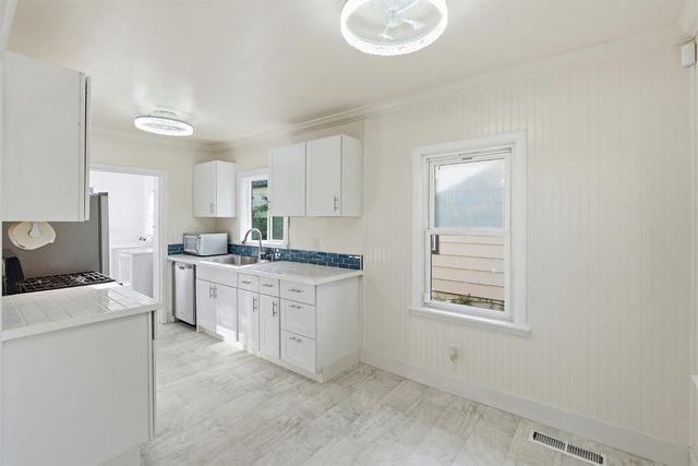 2121 Juliesse Ave, Sacramento, CA 95821