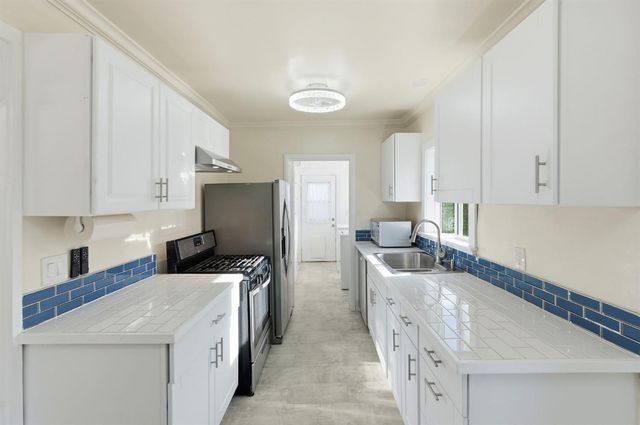 2121 Juliesse Ave, Sacramento, CA 95821