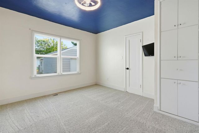 2121 Juliesse Ave, Sacramento, CA 95821