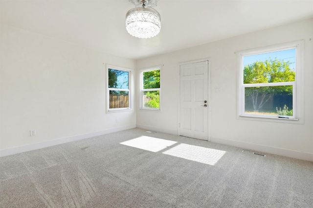 2121 Juliesse Ave, Sacramento, CA 95821