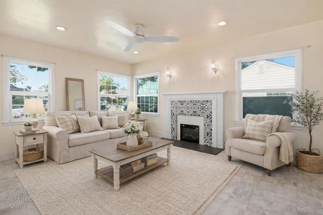 2121 Juliesse Ave, Sacramento, CA 95821