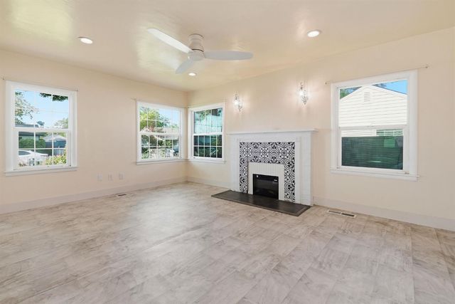 2121 Juliesse Ave, Sacramento, CA 95821