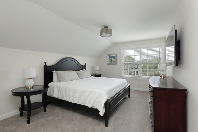 1215 Woodview Lane, Northbrook, IL 60062