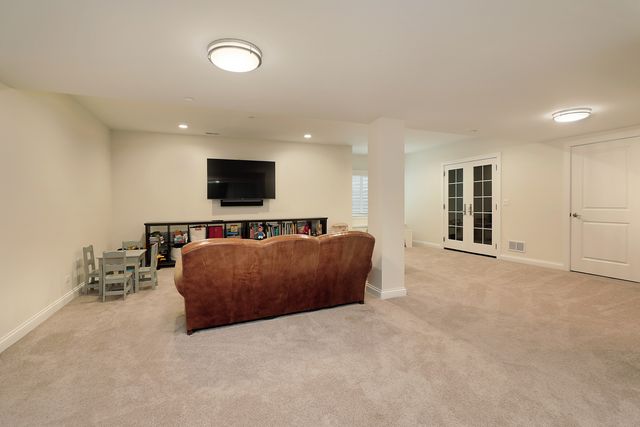 1215 Woodview Lane, Northbrook, IL 60062
