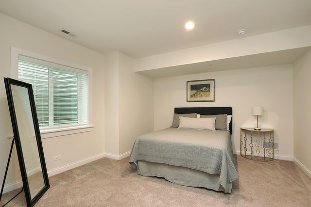 1215 Woodview Lane, Northbrook, IL 60062