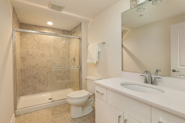 1215 Woodview Lane, Northbrook, IL 60062