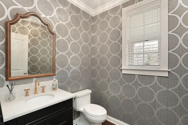 1215 Woodview Lane, Northbrook, IL 60062
