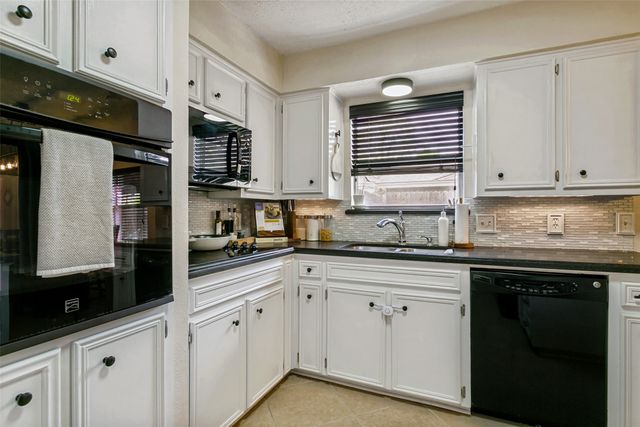 6917 Smithfield Road, North Richland Hills, TX 76182