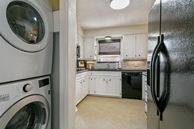 6917 Smithfield Road, North Richland Hills, TX 76182