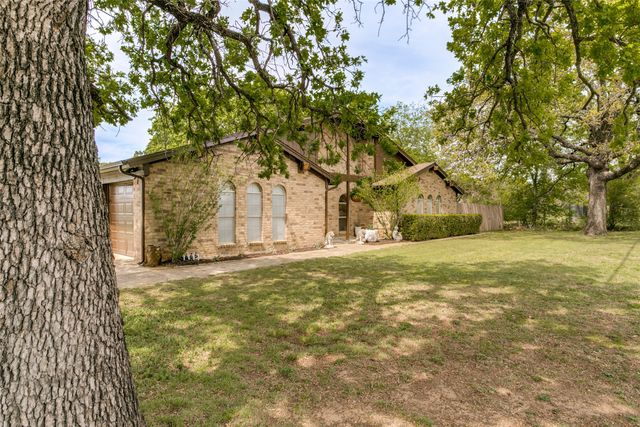 6917 Smithfield Road, North Richland Hills, TX 76182