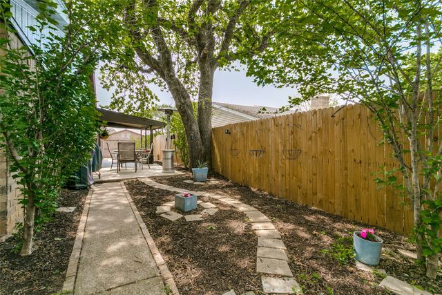 6917 Smithfield Road, North Richland Hills, TX 76182