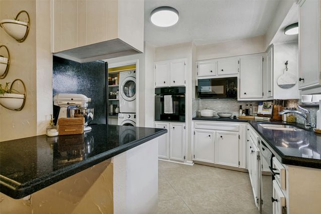 6917 Smithfield Road, North Richland Hills, TX 76182