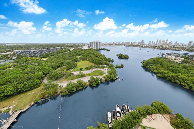 16385 Biscayne Boulevard 2205, North Miami Beach, FL 33160