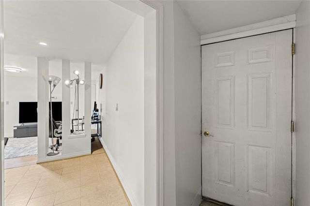 324 Greenfield Ave, Greenfield, PA 15207